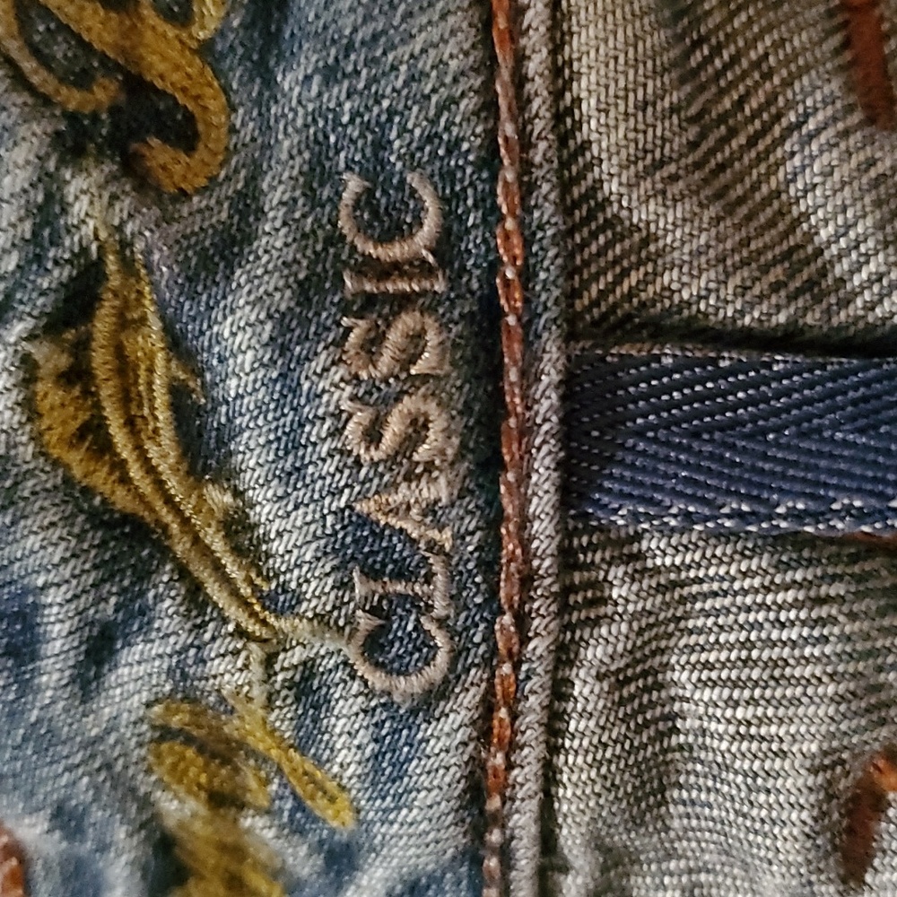 Tommy Bahama Classic Fit Men's Denim Jeans - Size 32W X 30L - Picture 12 of 14